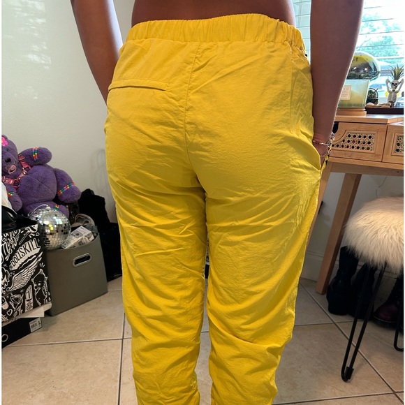 Yellow windbreaker style sweatpants - Picture 6 of 7